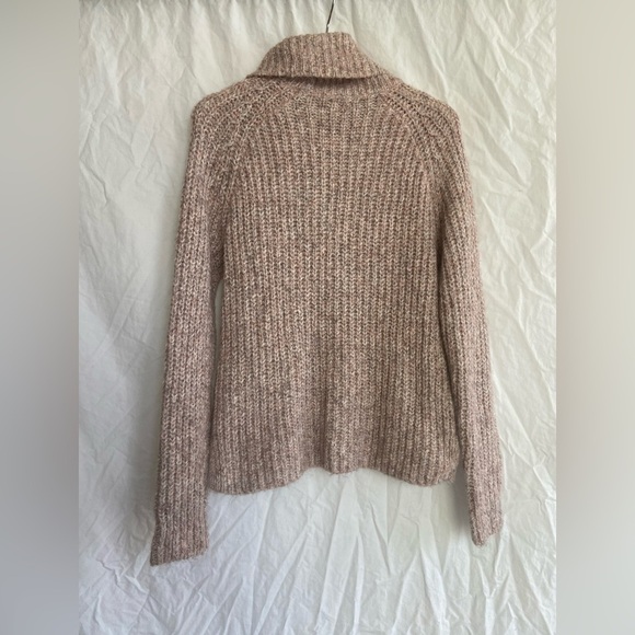 Abercrombie and Fitch chunky cotton turtleneck sweater Size Small - Picture 16 of 16